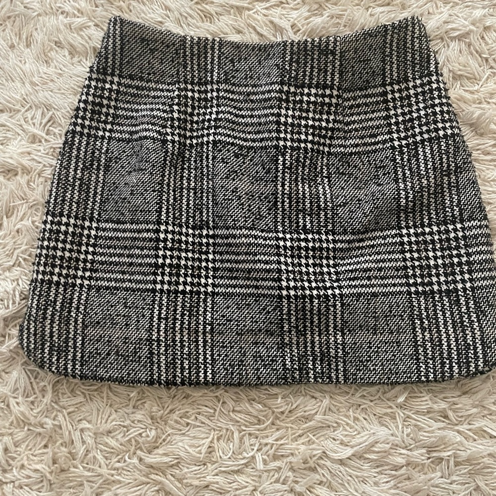 BLACK AND WHITE SKIRT not sold anymore